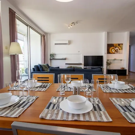 Classic 3br By Makariou Avenue Apartment Nikosia