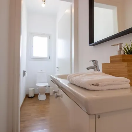 Apartment Classic 3br By Makariou Avenue Nikosia