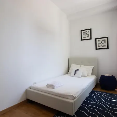 Classic 3br By Makariou Avenue * Nikozja