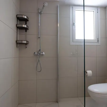 Apartament Classic 3br By Makariou Avenue *