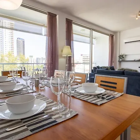 Classic 3br By Makariou Avenue Apartament *