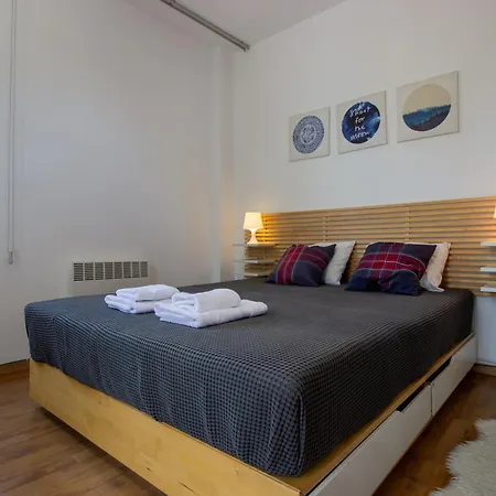 Classic 3br By Makariou Avenue * Nikozja