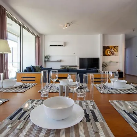 Classic 3br By Makariou Avenue Apartment Nikosia